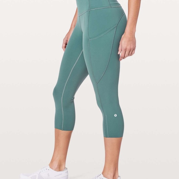 lululemon athletica Pants - NEW Lululemon Fast and Free 19” Reflective Tights!